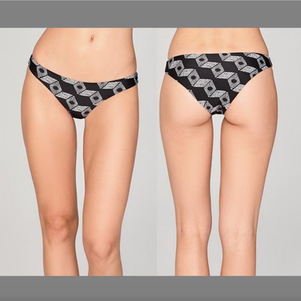 NWT $58 Amuse Society‎ Blanche Skimpy Bottoms Black White [ Small ] #3746